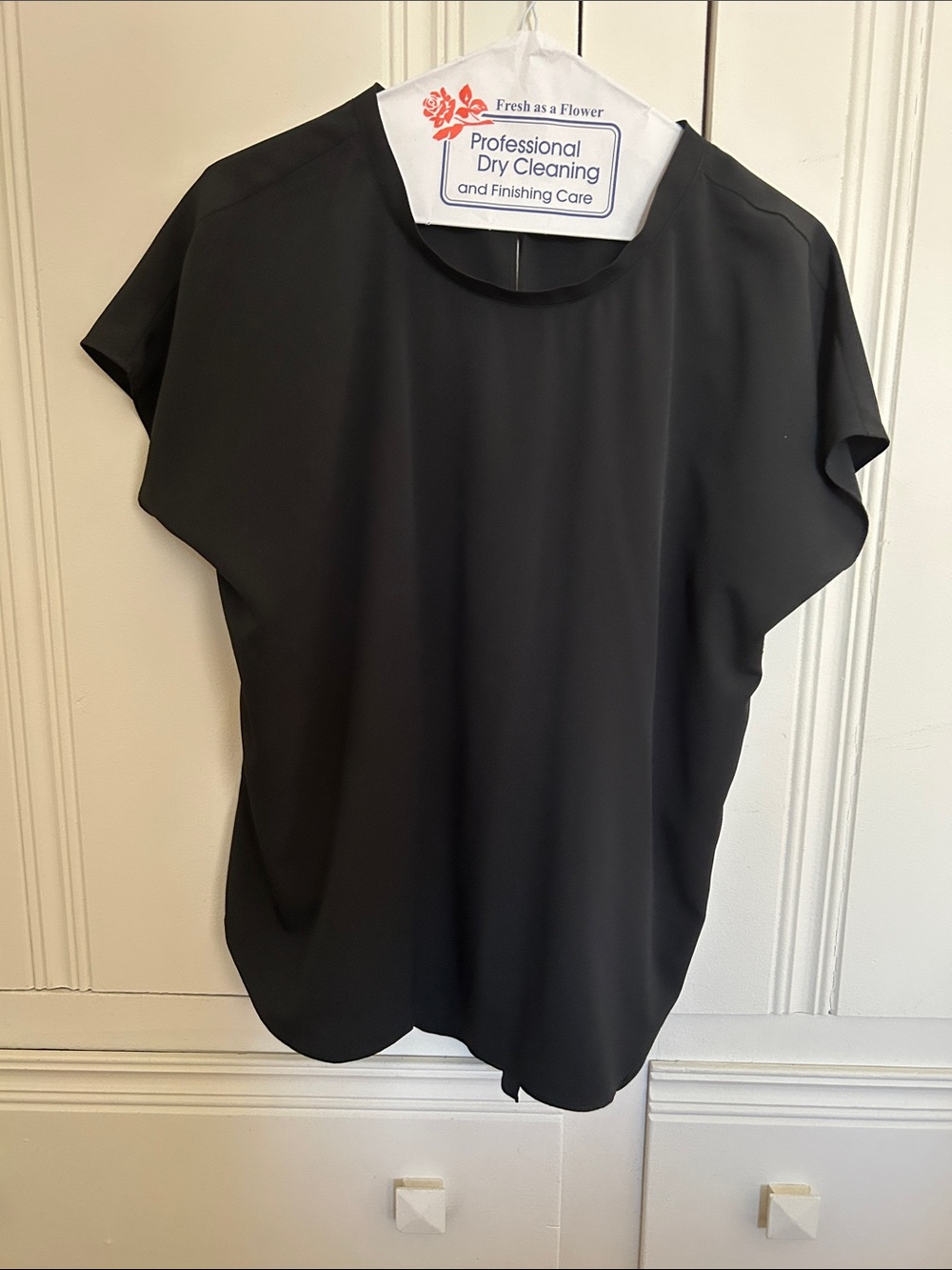 Trouve Black Cap Sleeve Round-Neck Top with back openings